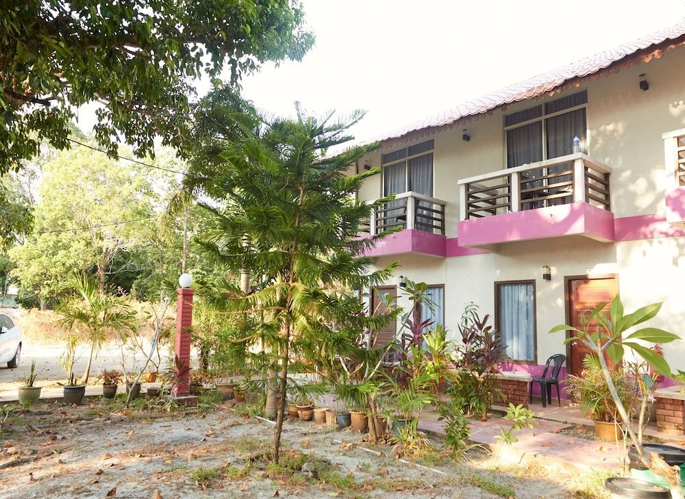 undefined Corrie Chalet, Pantai Cenang Langkawi 8