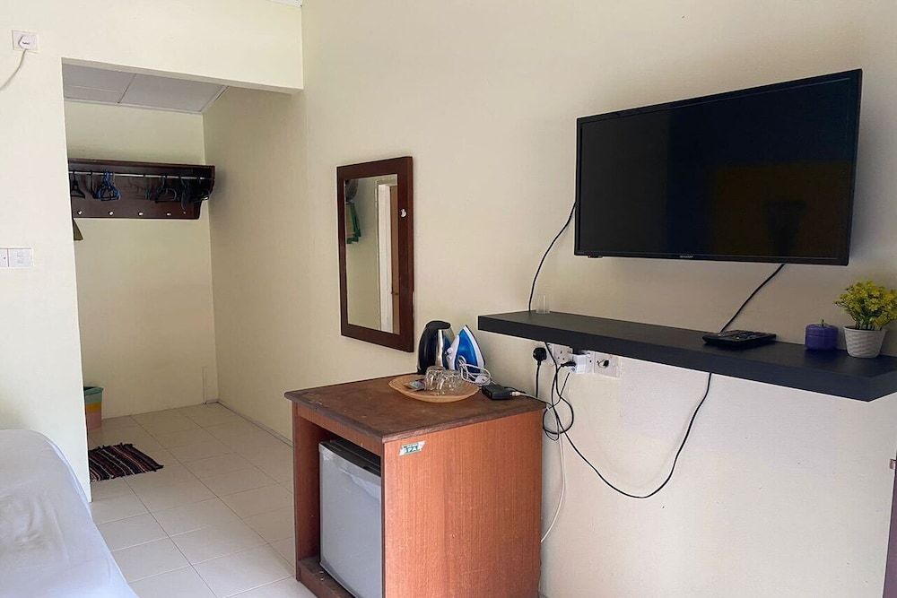 Corrie Chalet Pantai Cenang Langkawi Standard Triple Room 5