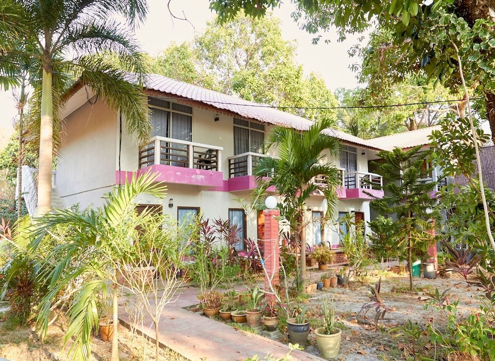 undefined Corrie Chalet, Pantai Cenang Langkawi 10