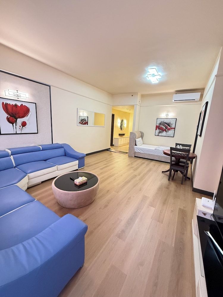 undefined Rainbow Suites at Times Square 2