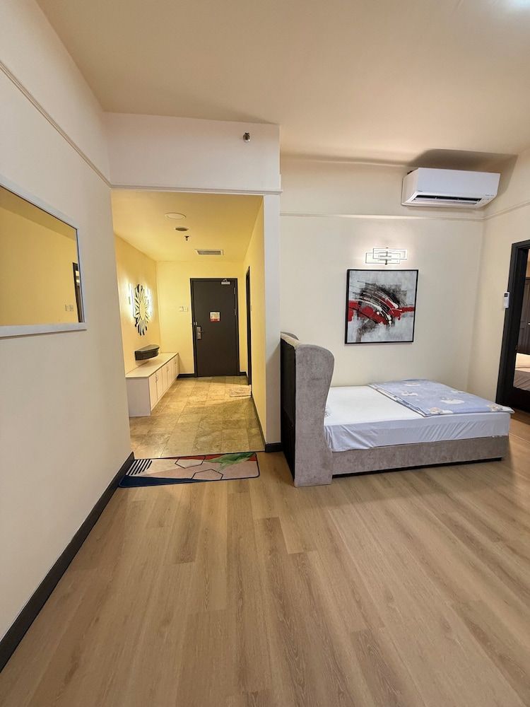 undefined Rainbow Suites at Times Square 10