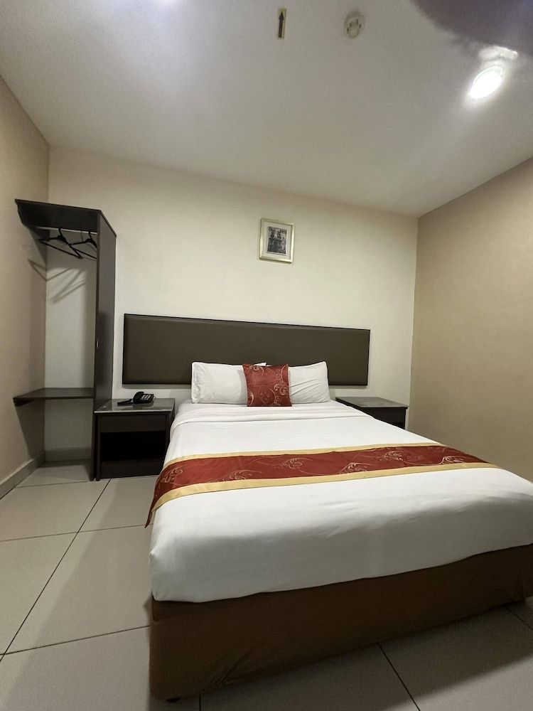 undefined SohoTown Hotel 8