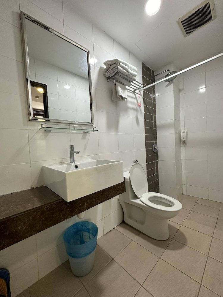 SohoTown Hotel Standard Queen Room 4