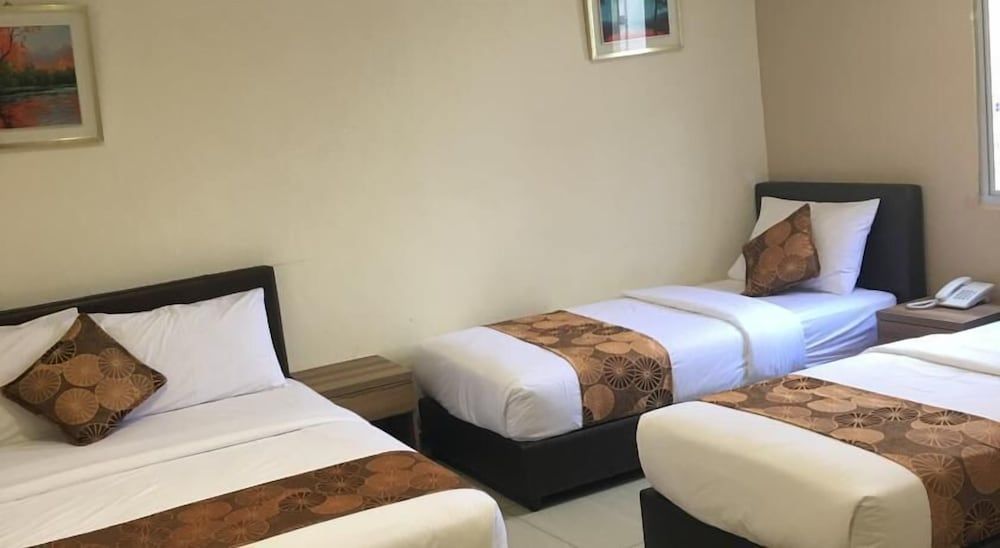 Soho Hotel Semenyih Quadruple Room 2