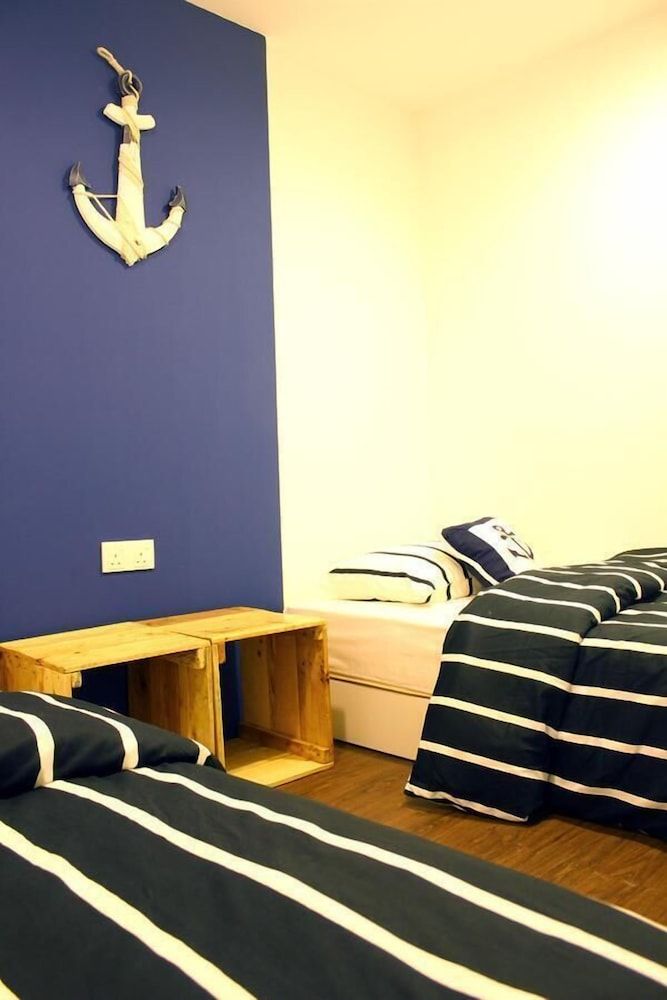 undefined Roof Talk Theme Hostel 6