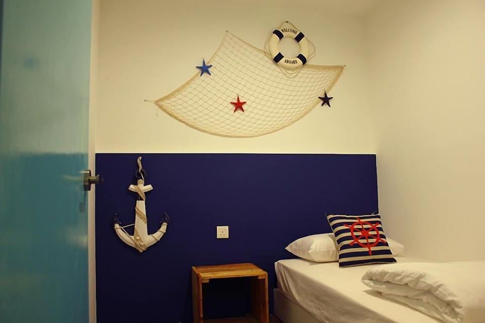 Roof Talk Theme Hostel Private Single Bed With Shared Bathroom 3