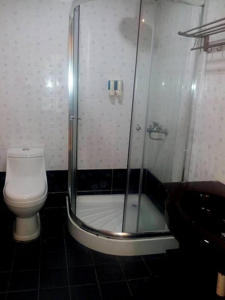 Hotel Bintang Indah Standard Twin Room 5