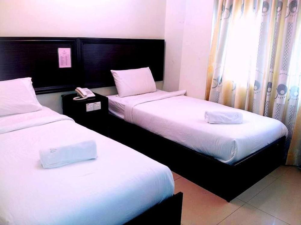 Hotel Bintang Indah Standard Twin Room 4