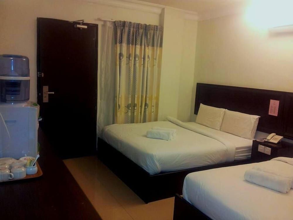 Hotel Bintang Indah Standard Twin Room 2