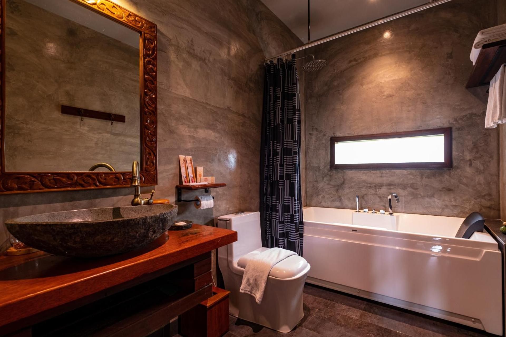 Superior Garden View Room with Bathtub