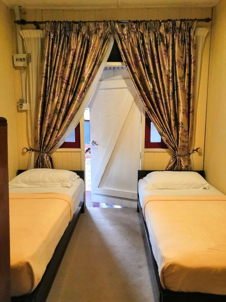 Kembara Resort Standard Twin Room 3