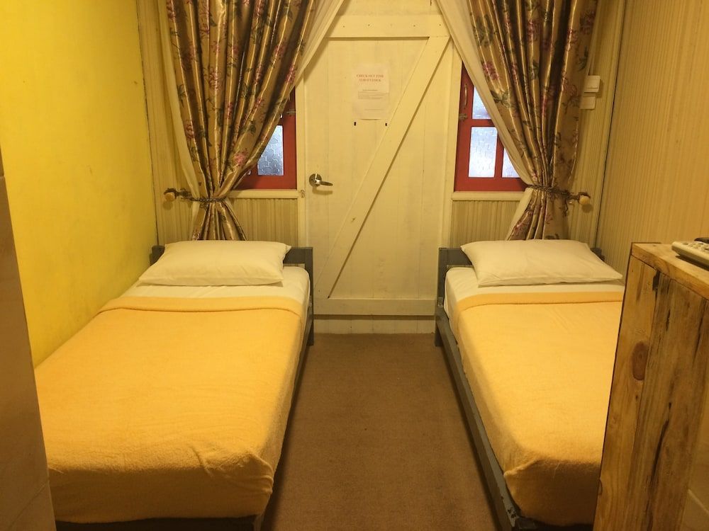 Kembara Resort Standard Twin Room 2