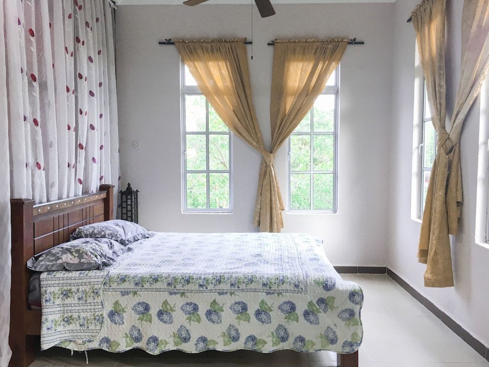 Kapal Terbang Guest House Villa, 3 Bedrooms 4