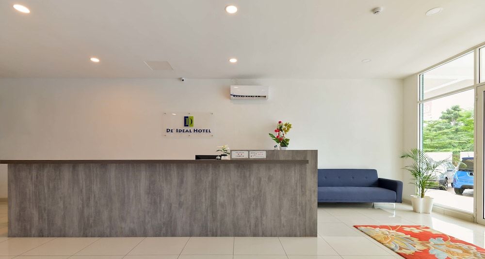undefined De Ideal Hotel