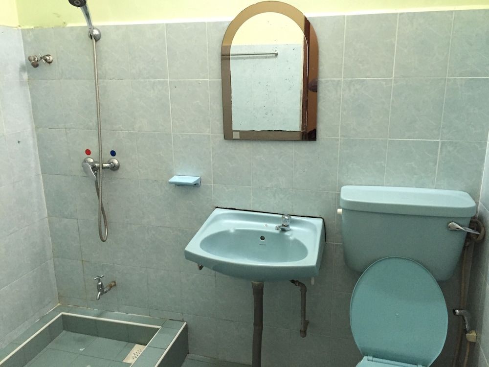 International House Deluxe Room 6