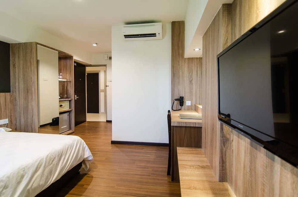 Mornington Hotel Soon Choon Standard Queen Room 9