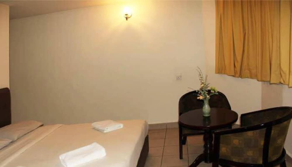 One Hotel Sadong Jaya Standard Queen Room 3