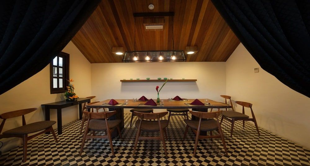 undefined The Chambers 8