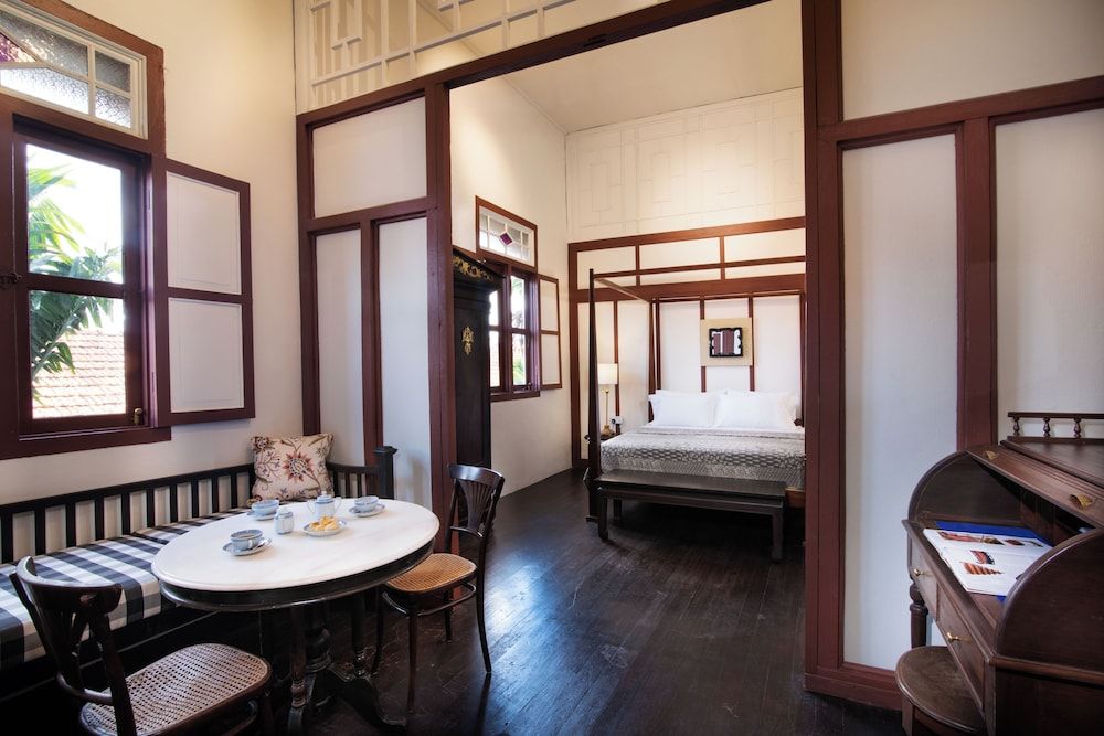 undefined Muntri Mews 10