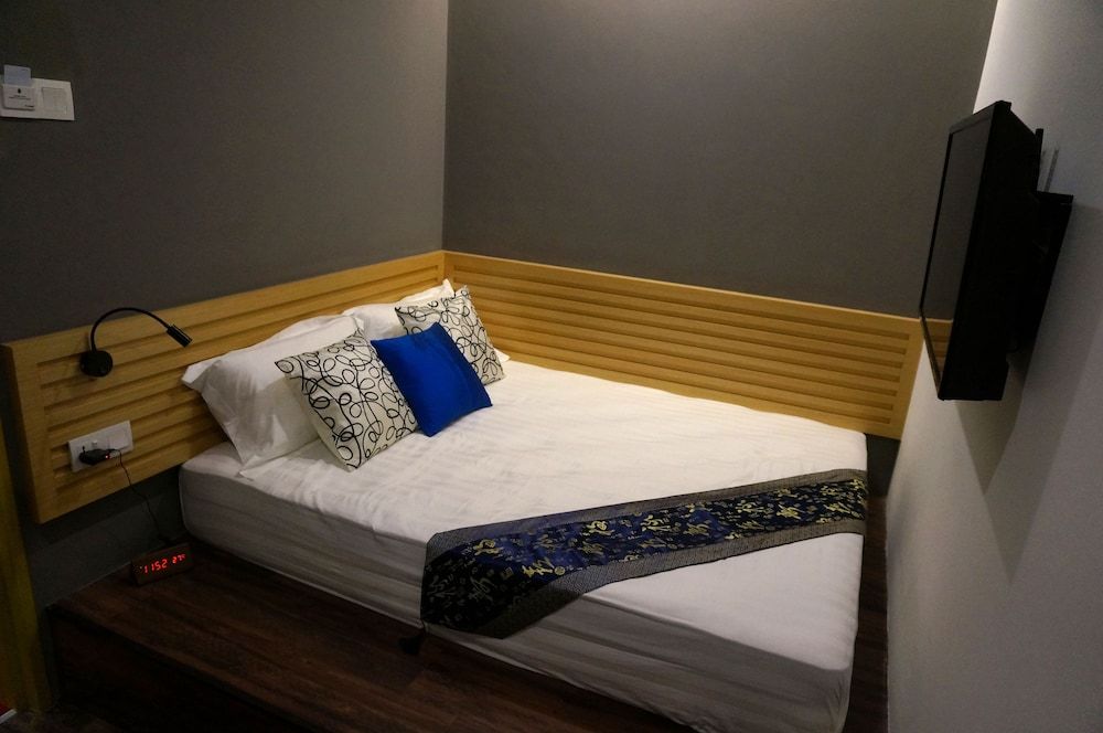 undefined B Street Hotel