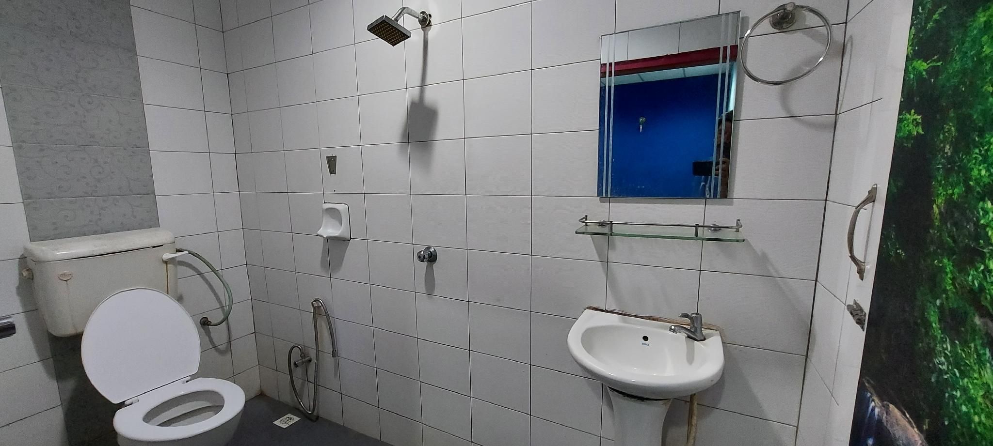 Standard with 1 Queen Bed