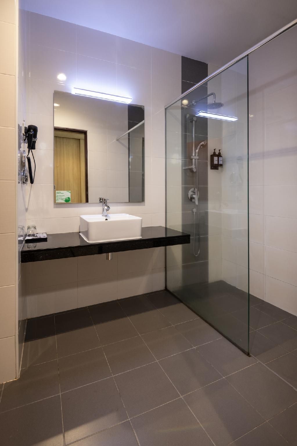 undefined One Pacific Hotel & Serviced Apartments 6