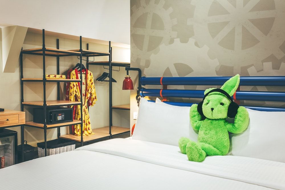 Dash Box Hotel Cyberjaya Dash Studio Super King (Garden View)