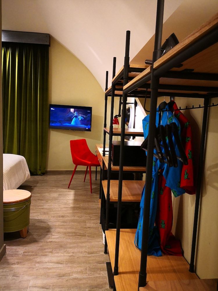 Dash Box Hotel Cyberjaya Dash Studio Twin (Garden View) 15