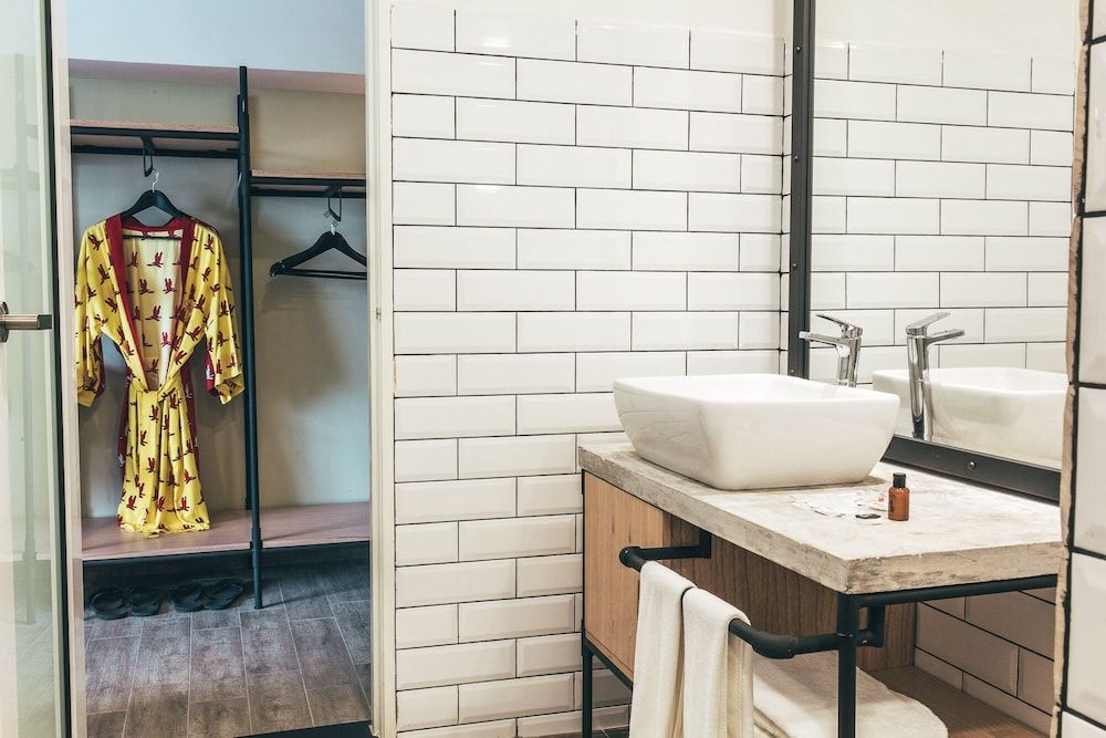 Dash Box Hotel Cyberjaya Dash Deluxe Super King (Garden View) 3