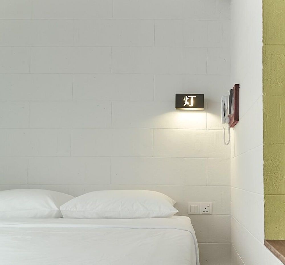 Lantern Hotel Queen Room without Window