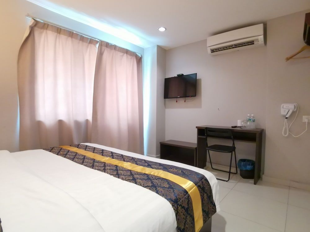 Star Bay Hotel Deluxe King 2