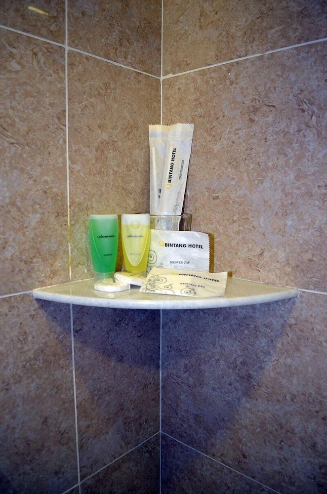 Q Bintang Hotel Standard Room 2
