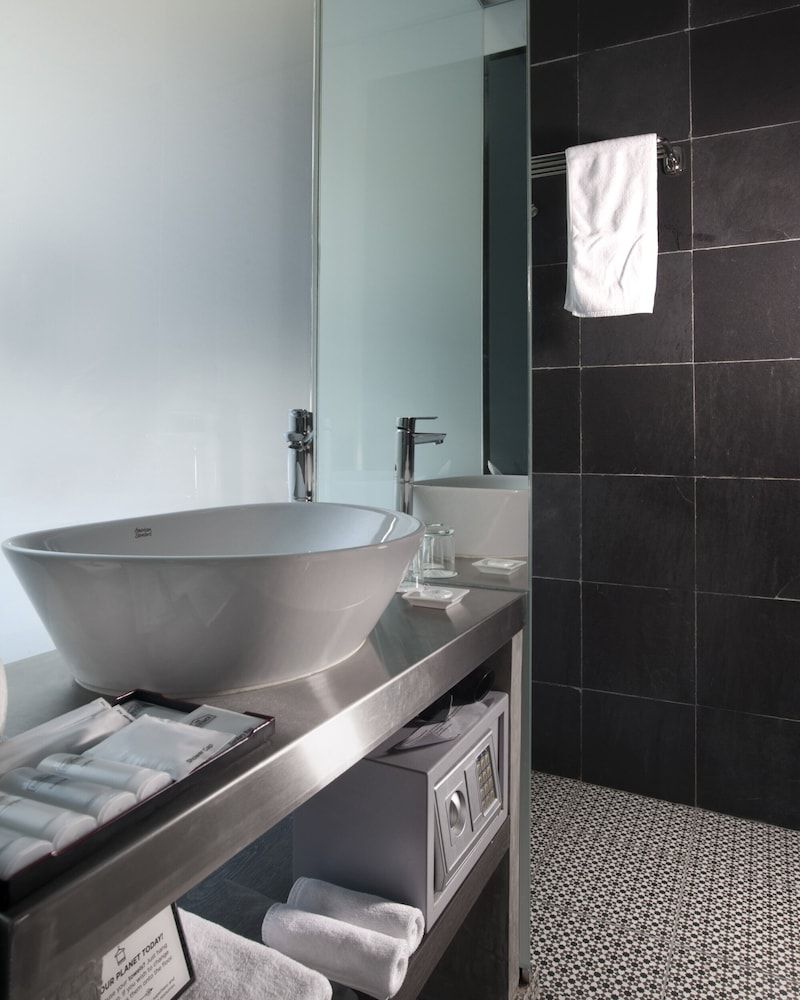 The Rucksack Caratel Standard Twin Room 3