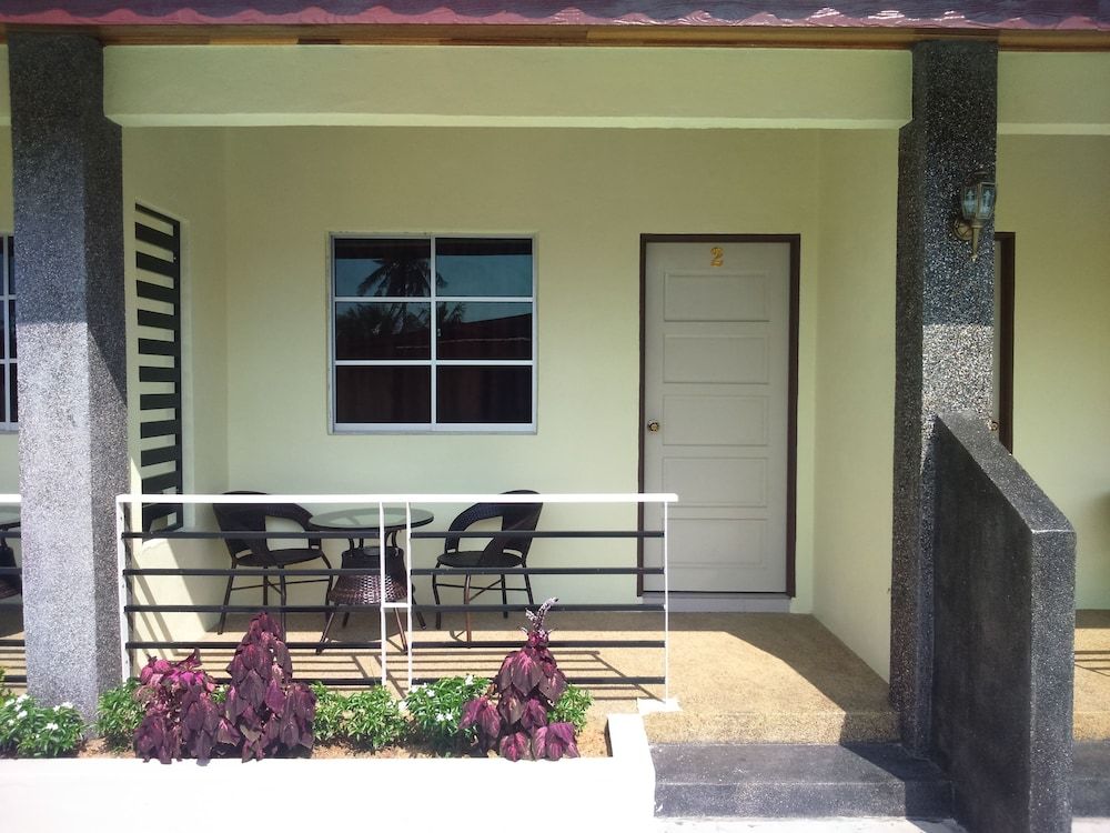 Ziella De Villa Standard Room 8