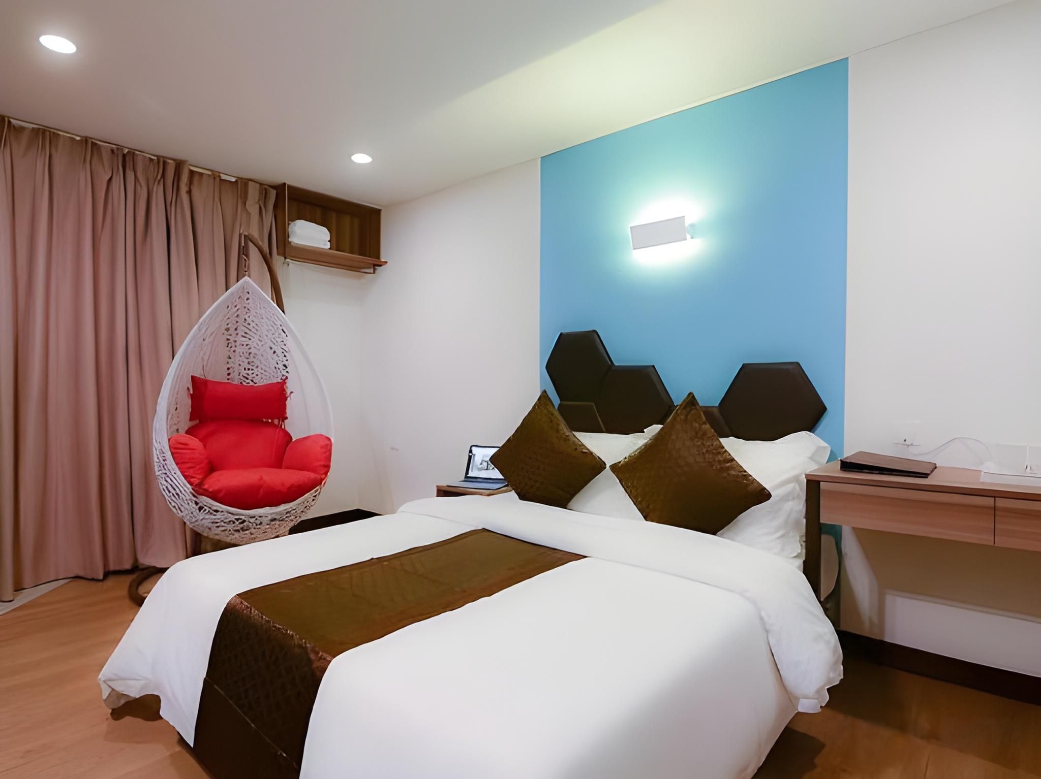Deluxe Queen Room