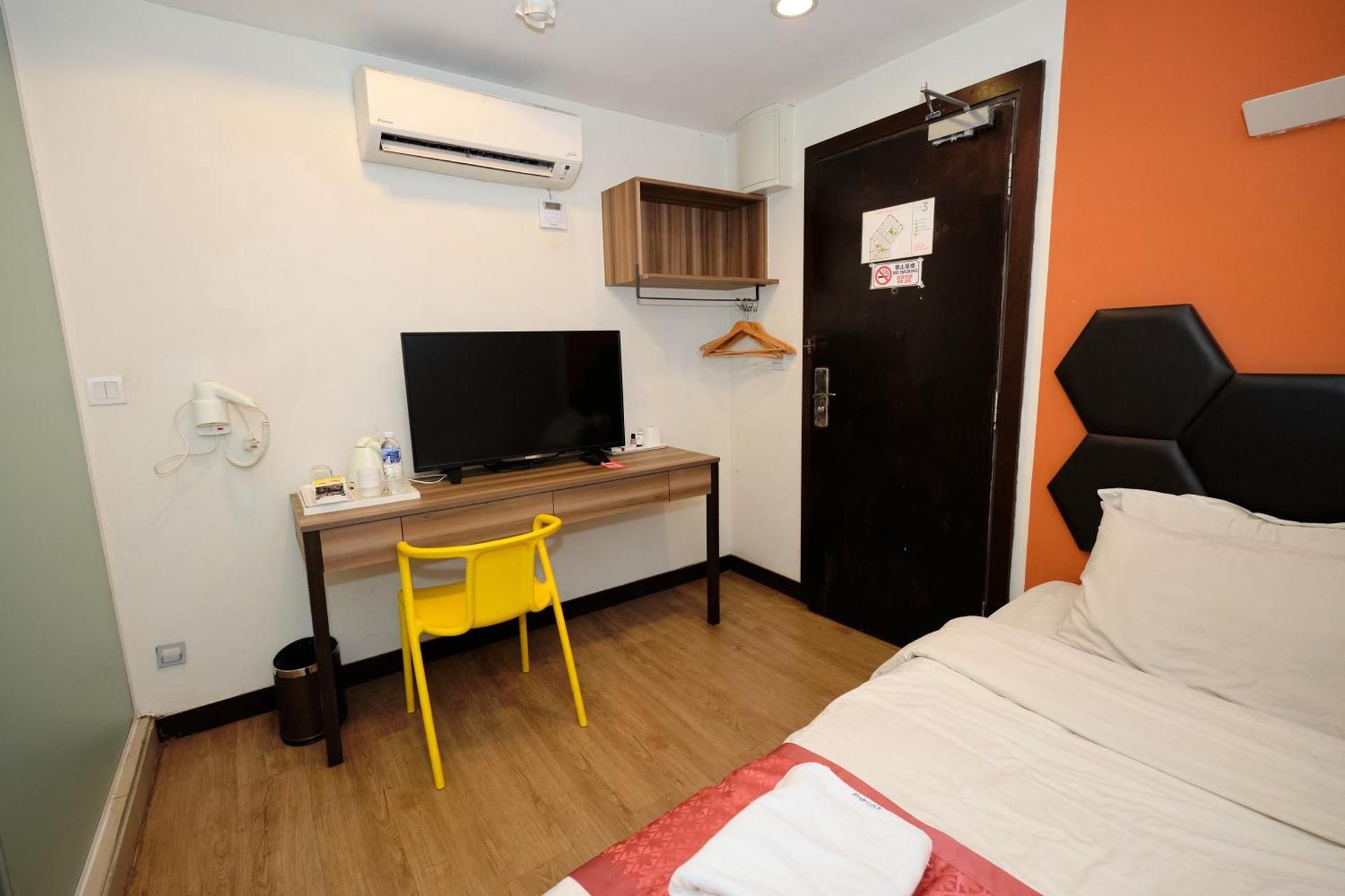 Single Room without Window