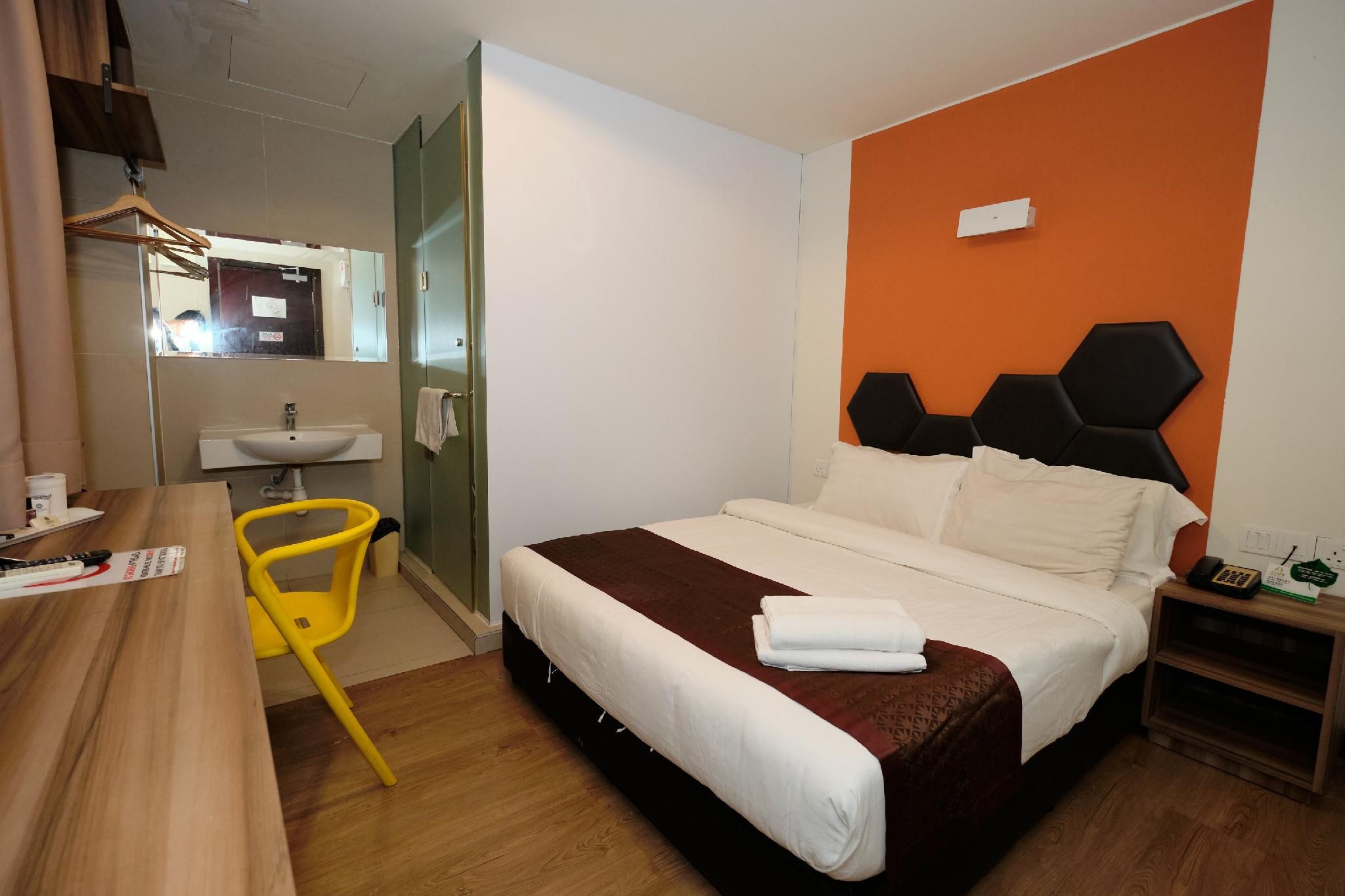 Deluxe Queen Room