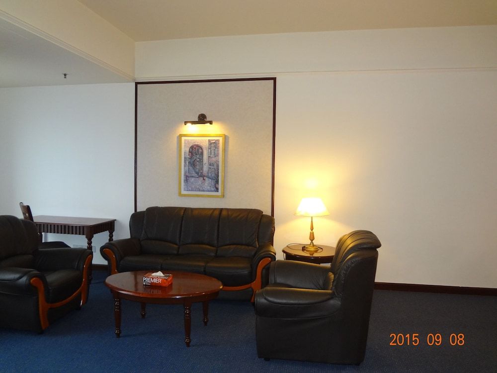 Empire Suites @ Times Square Two Bedroom Suite 5