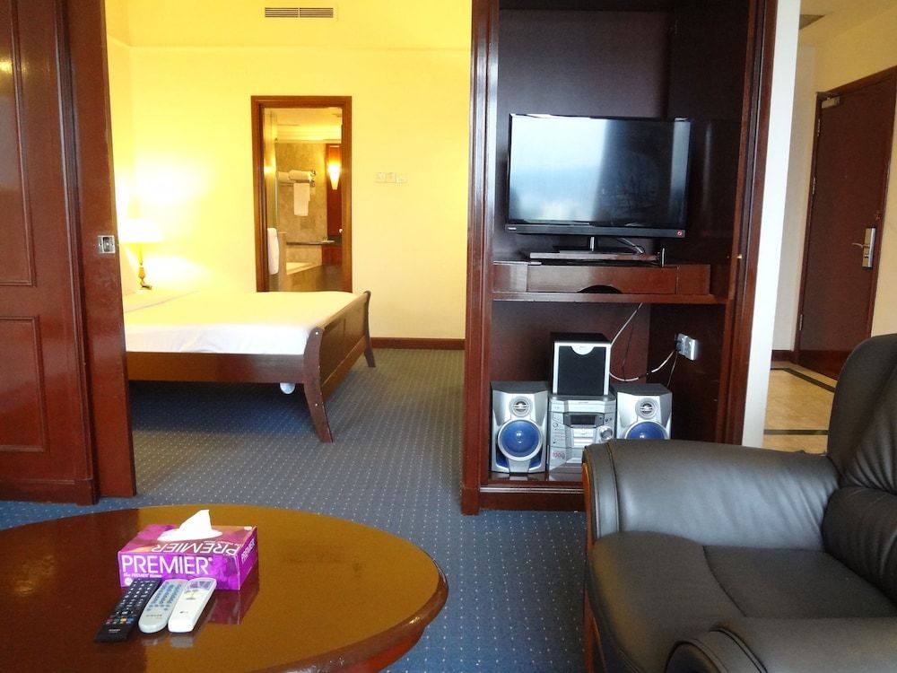 Empire Suites @ Times Square Two Bedroom Suite 6