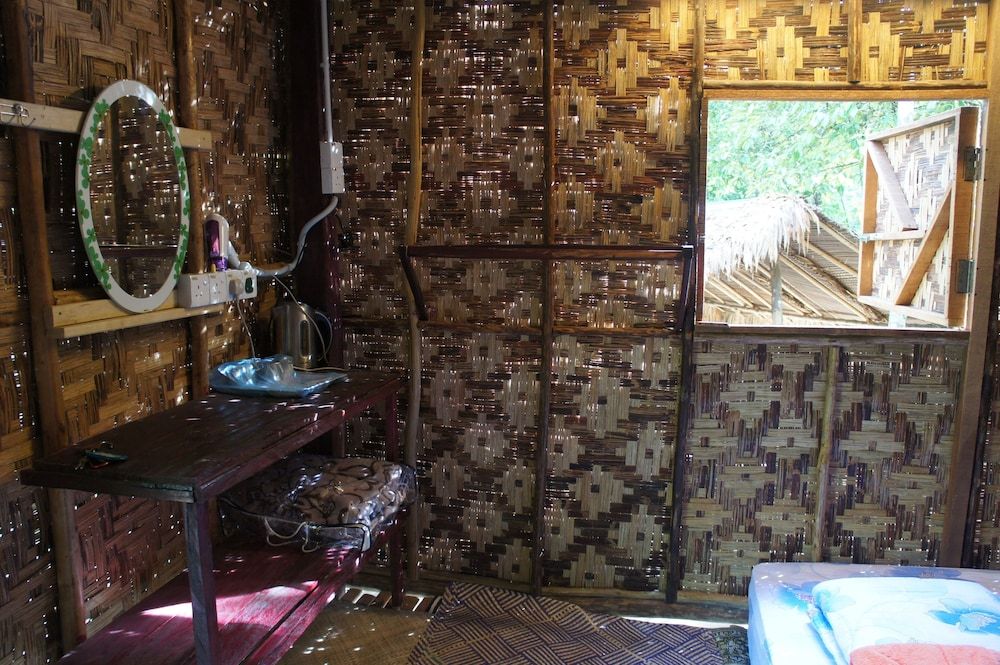 Rain Forest Inn Traditional Quadruple Room 2