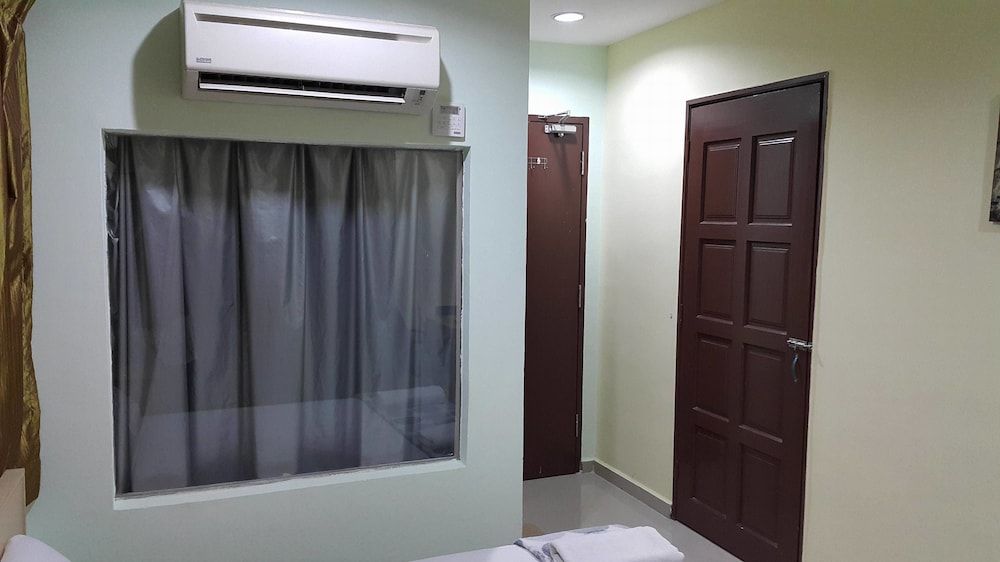 First and New Star Hotel Superior Room, 1 Queen Bed 4