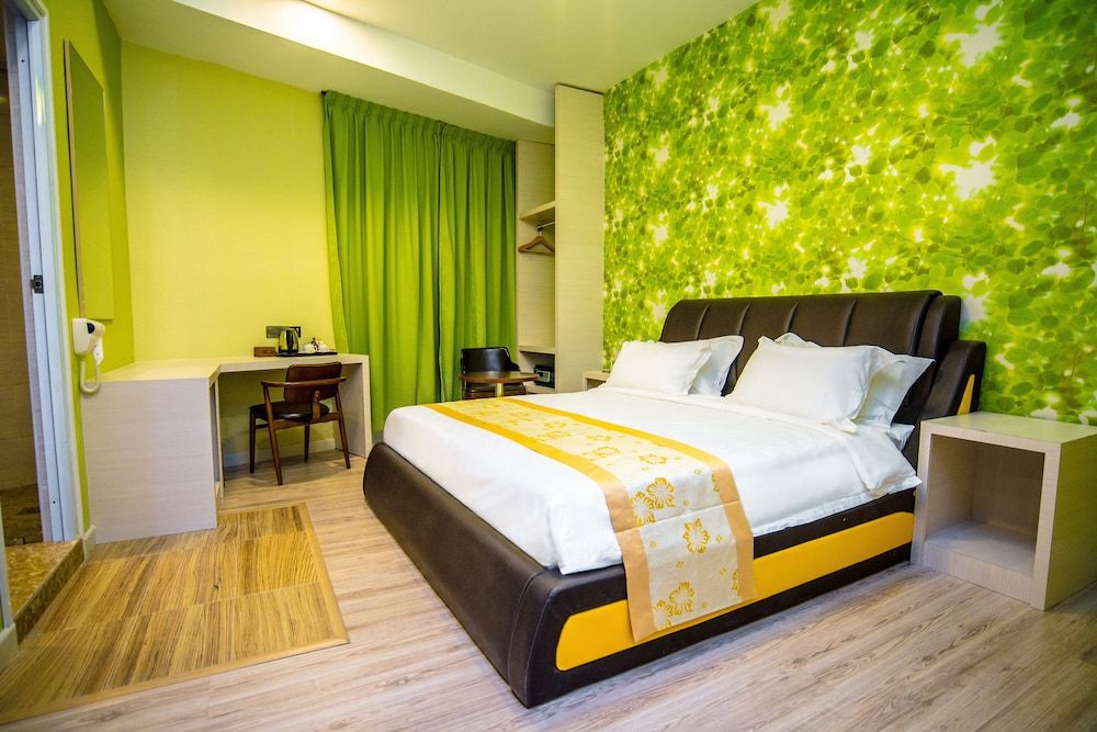 Hotel Shiki Deluxe King Room 3