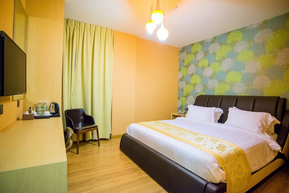 Hotel Shiki Deluxe King Room 5