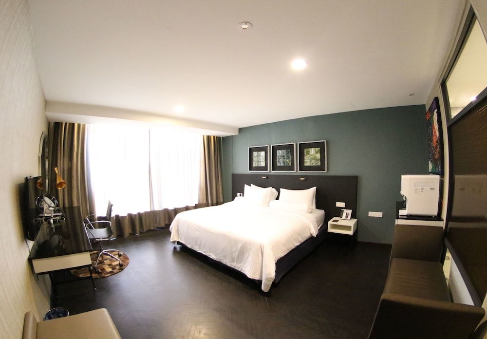 undefined Bedrock Hotel 5