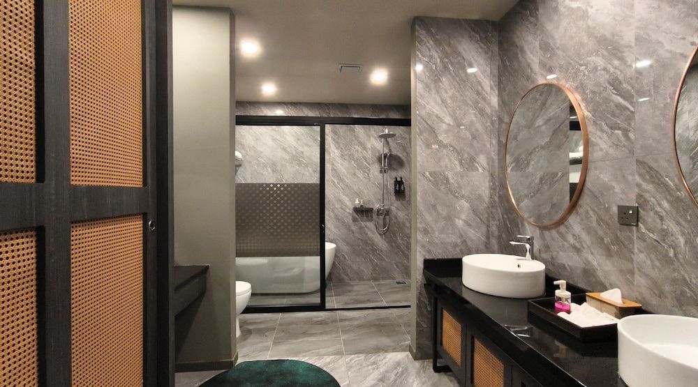 undefined Bedrock Hotel 7