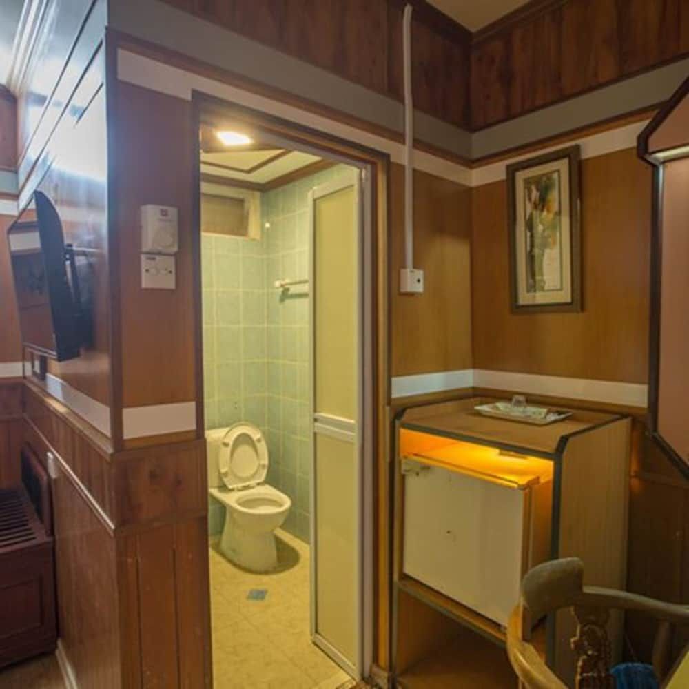 Coral View Island Resort Family Suite 4