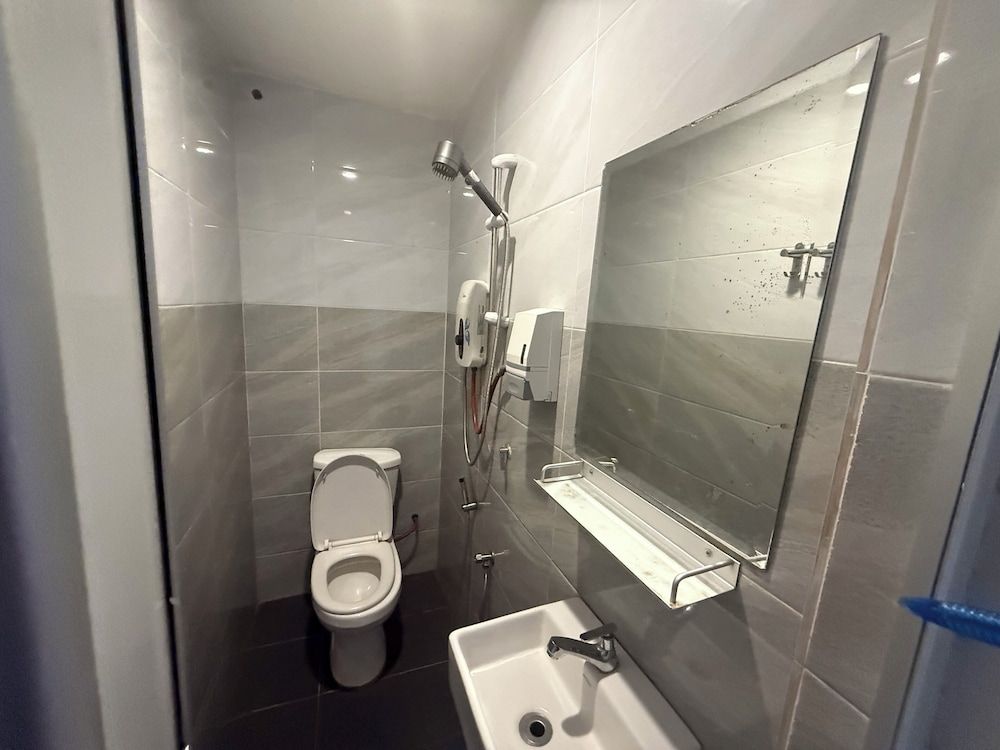 Tiong Nam Hotel Family Quadruple Room 4