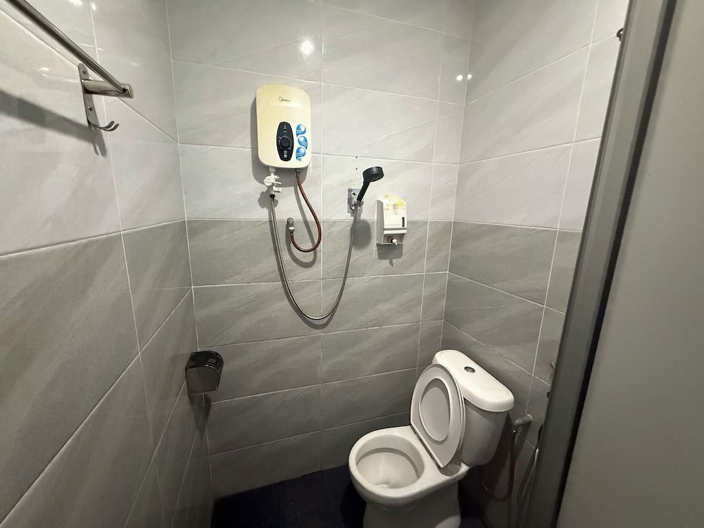 Tiong Nam Hotel Family Quadruple Room 2