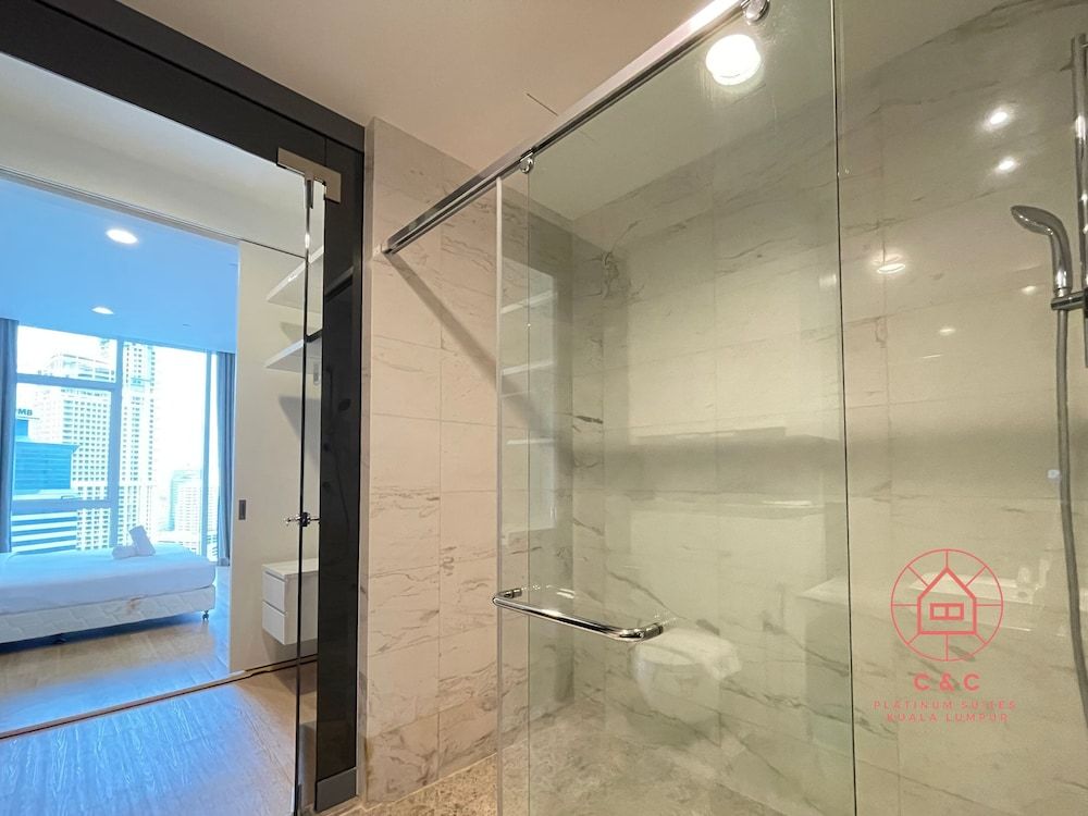 The Platinum Suites Deluxe Suite, 1 Bedroom 9