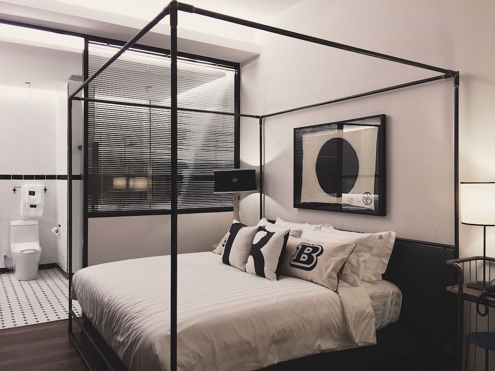 undefined M Boutique Station 18 2